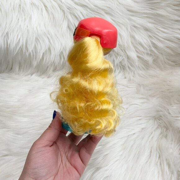 Disney Doorables Adoorbs Lightning McQueen Izzy Superfan Doll - Picture 3 of 3